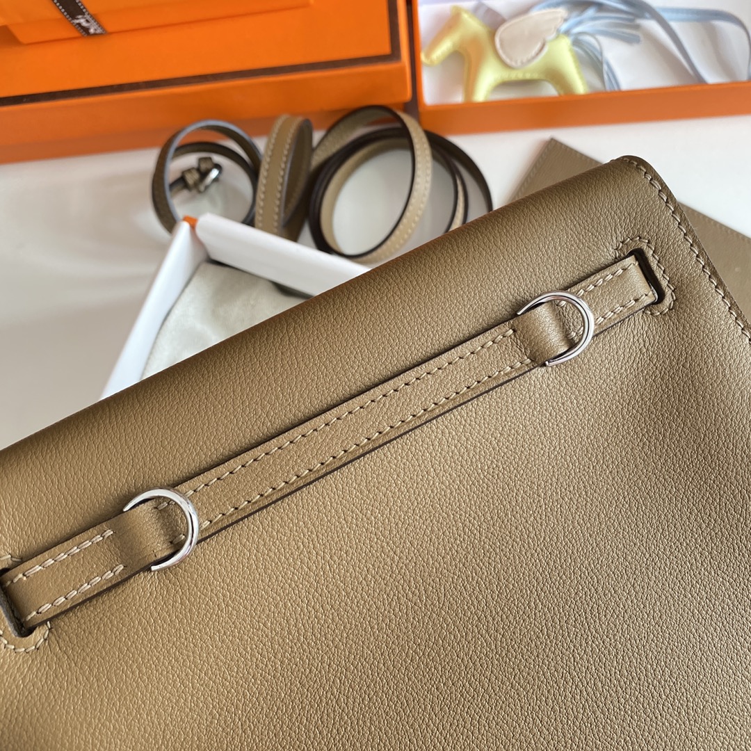 Hermes Kelly Danse Evercolor Bag In Khaki Color